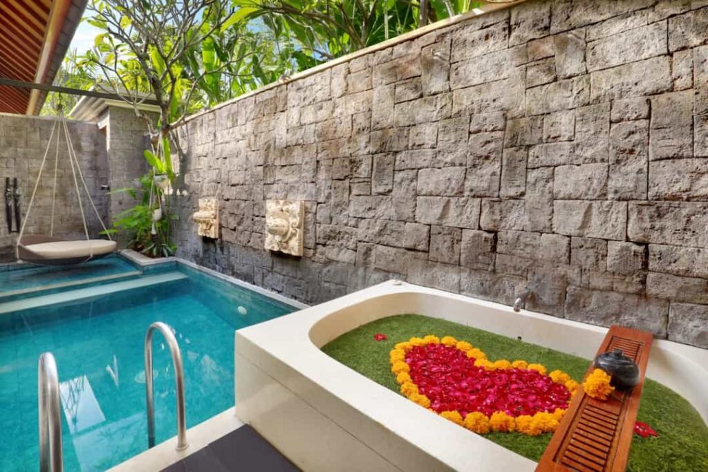 Come to the Best Honeymoon Villa in Kuta