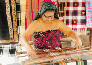 Explore Ubud Craftsmanship: Tenun Cagcag Weaving Tour