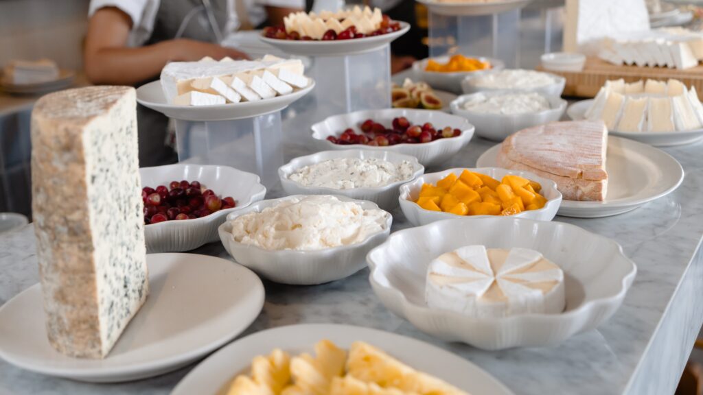 Berbagai jenis keju yang dihidangkan