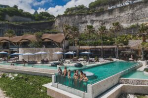 7 Beach Club in Uluwatu: Enjoy The Vibe of South