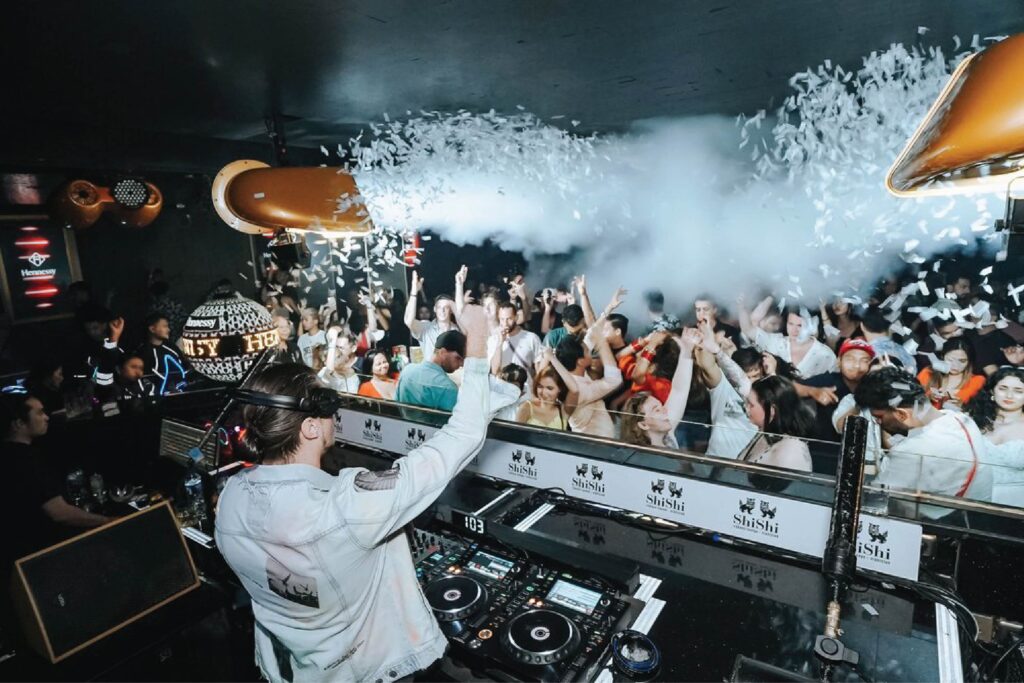 ShiShi Nightclub & Izakaya Lounge