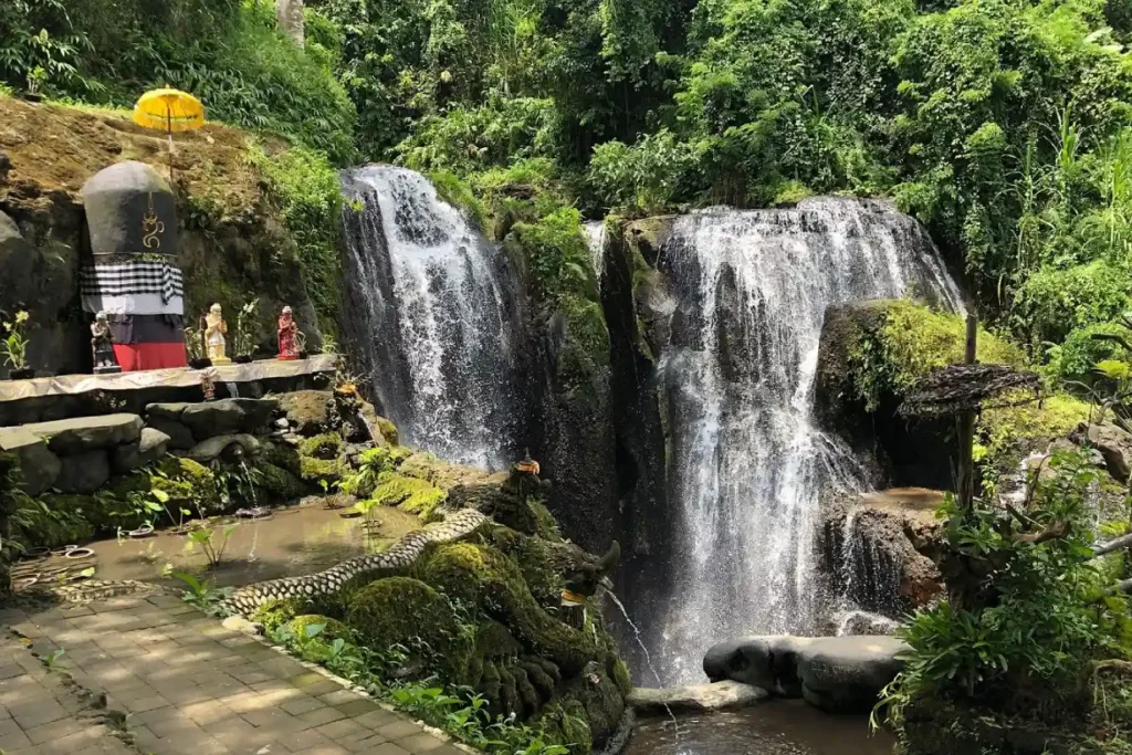Taman Beji Griya Waterfall