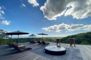 MĀUA Nusa Penida Introduces Jalak Deck – A New Iconic Venue with Panoramic Views