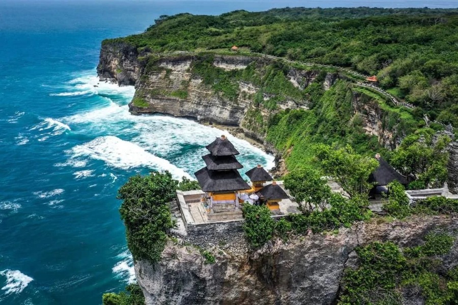 Uluwatu Temple (Pura Luhur Uluwatu)